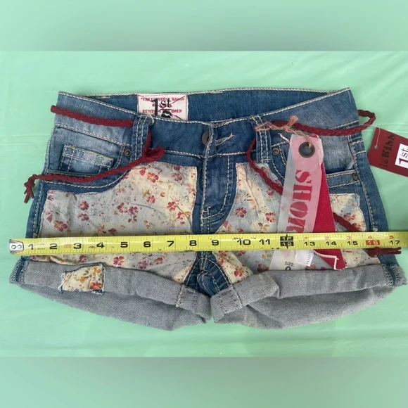LOW RISE 1st KISS Floral Denim Women's Shorts SIZE 0 JUNIORS NWT - Picture 11 of 15